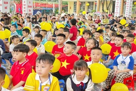 Phú Thọ: Học sinh nô nức tựu trường chào đón năm học mới