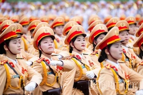 “Bông hồng thép” Phú Thọ trong khối diễu binh, diễu hành A80