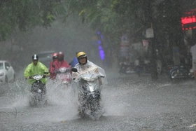 Thời tiết ngày 18/8: Bắc Bộ và Bắc Trung Bộ mưa lớn, biển động mạnh