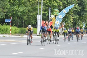 Hoàn thành nội dung 60 km xuất phát đồng hành cá nhân, đồng đội nữ