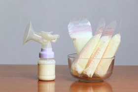 Chia sẻ sữa mẹ tự phát tiềm ẩn nhiều nguy cơ cho trẻ sơ sinh