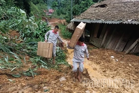 Viettel Phú Thọ hỗ trợ miền Trung ứng phó hậu quả bão số 5