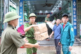 Gần 200 hộ gia đình với hơn 700 nhân khẩu được di dời khỏi vùng ngập lụt, sạt lở nguy hiểm