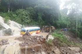 Bão số 5 gây mưa lớn, hàng trăm ngôi nhà hư hỏng, gần 1.400 người phải sơ tán
