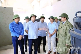 Phó Chủ tịch UBND tỉnh Nguyễn Mạnh Sơn kiểm tra, chỉ đạo công tác tiêu úng trên địa bàn tỉnh