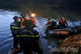 Cảnh báo nguy hiểm khi đi đánh cá trong lúc mưa bão