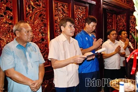 Đội tuyển U23 Việt Nam dâng hương tưởng niệm Vua Hùng