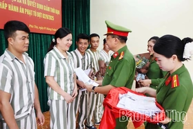 Trại tạm giam số 3 công bố Quyết định đặc xá của Chủ tịch nước cho 17 phạm nhân