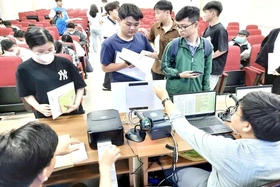 Nhiều hỗ trợ tài chính cho sinh viên: Vay ưu đãi, trả góp học phí 0%