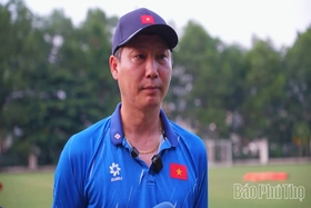 HLV Kim Sang Sik mong muốn khán giả Phú Thọ làm điểm tựa cho U23 Việt Nam