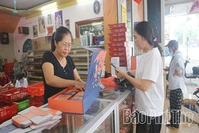 “Giữ lửa” nghề làm bánh trung thu truyền thống