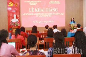 Khai giảng lớp Bồi dưỡng phương pháp nghiên cứu khoa học lý luận chính trị