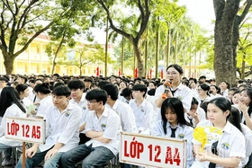 Viện KSND khu vực 9 phối hợp tuyên truyền pháp luật tại Trường THPT Vĩnh Yên