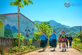 Chung sức dựng xây cộng đồng du lịch bền vững