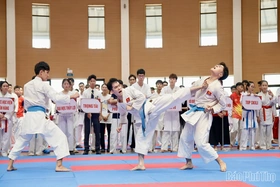 Hơn 200 vận động viên tham dự Giải Karate sinh viên Phú Thọ mở rộng