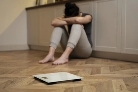 Người nhiễm HIV bị sụt cân, cần ăn uống như thế nào?