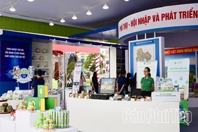 Trưng bày, giới thiệu, quảng bá sản phẩm công nghệ, sản phẩm OCOP tại Đại hội đại biểu Đảng bộ tỉnh