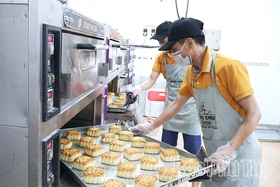 Đảm bảo an toàn thực phẩm trong sản xuất bánh Trung thu
