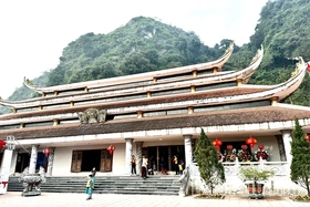 Hấp dẫn quần thể danh thắng chùa Tiên – Đầm Đa