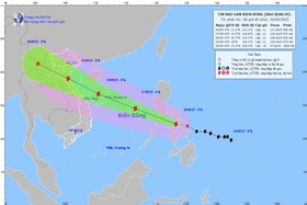 Bão BUALOI tiếp tục mạnh thêm khi vào Biển Đông, miền Trung mưa lớn