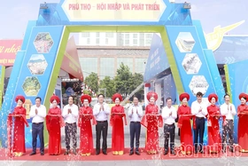 Khai trương không gian trưng bày Kinh tế - Xã hội của tỉnh