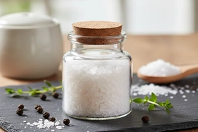 Muối (natri) trong cơ thể: Lợi ích, nguy cơ và cách tiêu thụ an toàn