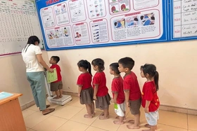 Trẻ không tăng cân, hay ốm vặt - có phải dấu hiệu suy dinh dưỡng?