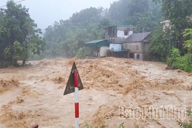 Xã Tân Mai di dời khẩn cấp 36 hộ dân nằm trong vùng nguy cơ sạt lở và ảnh hưởng của lũ bão