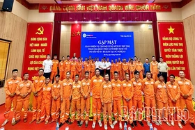 Công ty Điện lực Phú Thọ hỗ trợ tỉnh Nghệ An khắc phục lưới điện sau mưa bão