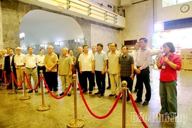 Các đồng chí nguyên Thường trực Tỉnh ủy tham quan một số dự án trọng điểm trên địa bàn tỉnh