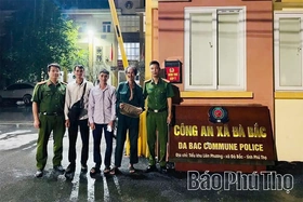 Công an xã Đà Bắc giúp cụ ông đi lạc về với gia đình