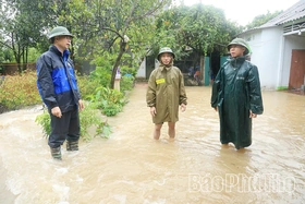 Xã Tam Đảo: Huy động gần 300 người giúp dân di dời tài sản
