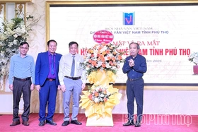 Ra mắt Chi hội Nhà văn Việt Nam tỉnh Phú Thọ
