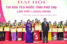 Nữ hiệu trưởng tâm huyết với sự nghiệp trồng người