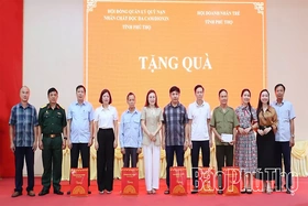 Thăm, tặng quà nạn nhân chất độc da cam có hoàn cảnh đặc biệt khó khăn