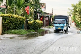Khát vọng mở rộng con đường huyết mạch vào xã