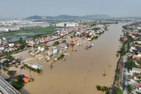 Lũ sông miền Bắc tiếp tục xuống, còn 64.500 nhà ngập