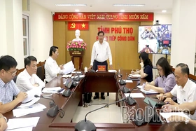 Chủ tịch UBND tỉnh Trần Duy Đông tiếp công dân định kỳ tháng 10