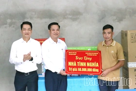 Trao nhà tình nghĩa tại xã Trung Sơn