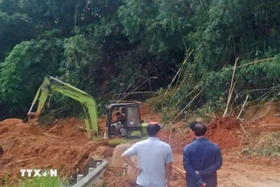 Mưa lũ tại miền Trung: Vẫn còn gần 60 vị trí trên các tuyến quốc lộ bị ách tắc