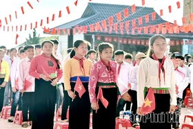 Dạy học gắn với giữ gìn bản sắc văn hóa Mường