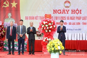 Phó Chủ tịch UBND tỉnh Nguyễn Khắc Hiếu dự Ngày hội Đại đoàn kết toàn dân tộc tại khu dân cư phố Mường Vôi