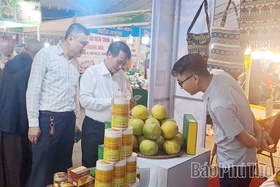 Exhibiting OCOP products of Phú Thọ province at the Trade Promotion Fair - connecting supply and demand in the Northern Delta region in 2025