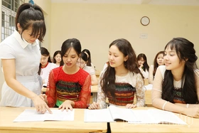 Lan tỏa vẻ đẹp trang phục truyền thống dân tộc trong trường học