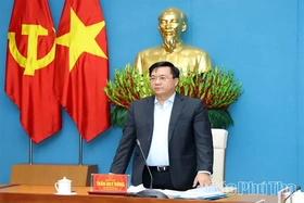 Chủ tịch UBND tỉnh yêu cầu không để chậm hoặc nợ tham mưu ban hành văn bản