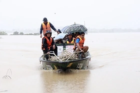 Thời tiết ngày 21/11: Mưa lớn kéo dài, lũ nhiều sông còn diễn biến phức tạp