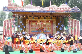 Khơi dậy niềm tự hào, phát huy giá trị Di sản văn hóa Đất Tổ