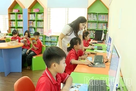 Mỗi thầy, cô giáo là một tấm gương đạo đức, tự học và sáng tạo