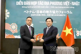 Chủ tịch UBND tỉnh Trần Duy Đông tiếp, làm việc với lãnh đạo tỉnh Yamanashi (Nhật Bản)