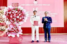 Công bố và trao quyết định điều động, b ổ nhiệm chức vụ Viện trưởng Viện Kiểm sát nhân dân tỉnh Phú Thọ